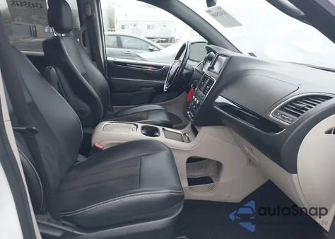 2019 Dodge Grand Caravan Sxt z USA, uszkodzony, nr VIN 2C4RDGCG3KR693040